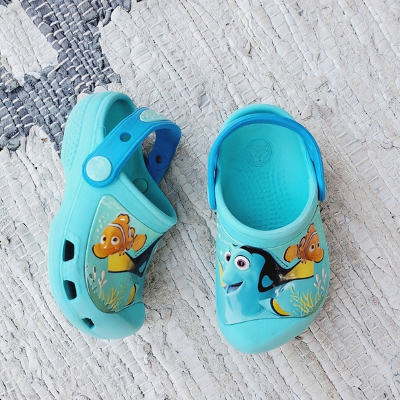 CROCS Other - CROCS Classic Finding Dory and Nemo Mule 8/9